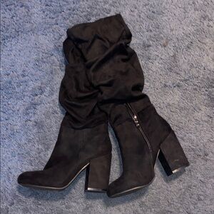 Black Women's Suede Boots